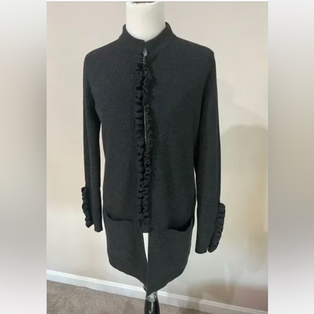 D.Exterior ruffles cardigan, size L